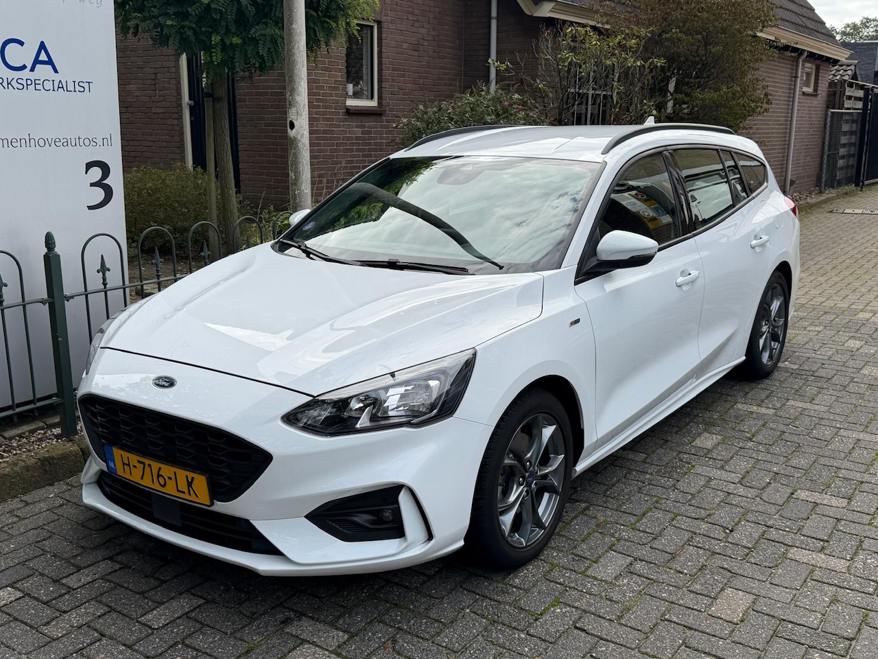 Ford Focus Wagon - 1.0 EcoBoost ST Line Business 1.0 EcoBoost ST Line Business - AutoWereld.nl