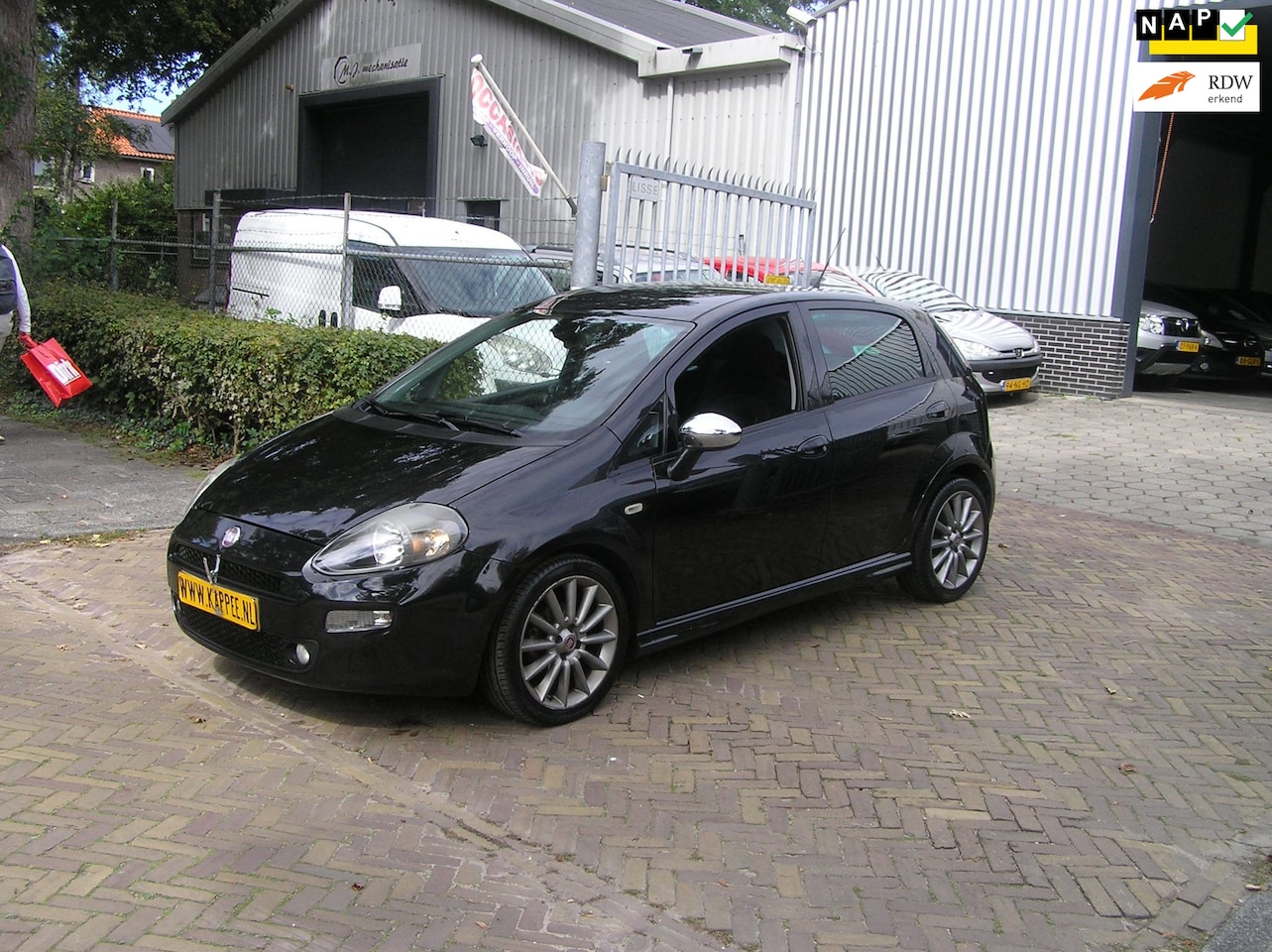Fiat Punto Evo - 0.9 TwinAir Sport nap pas airco nieuwe apk - AutoWereld.nl