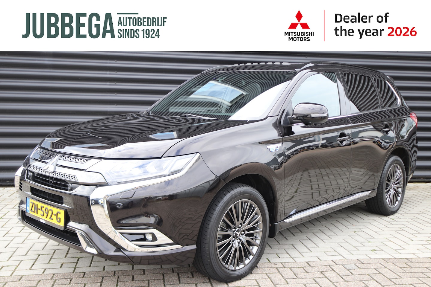 Mitsubishi Outlander - 2.4 PHEV S-Edition Ruby Black, Trekhaak - AutoWereld.nl