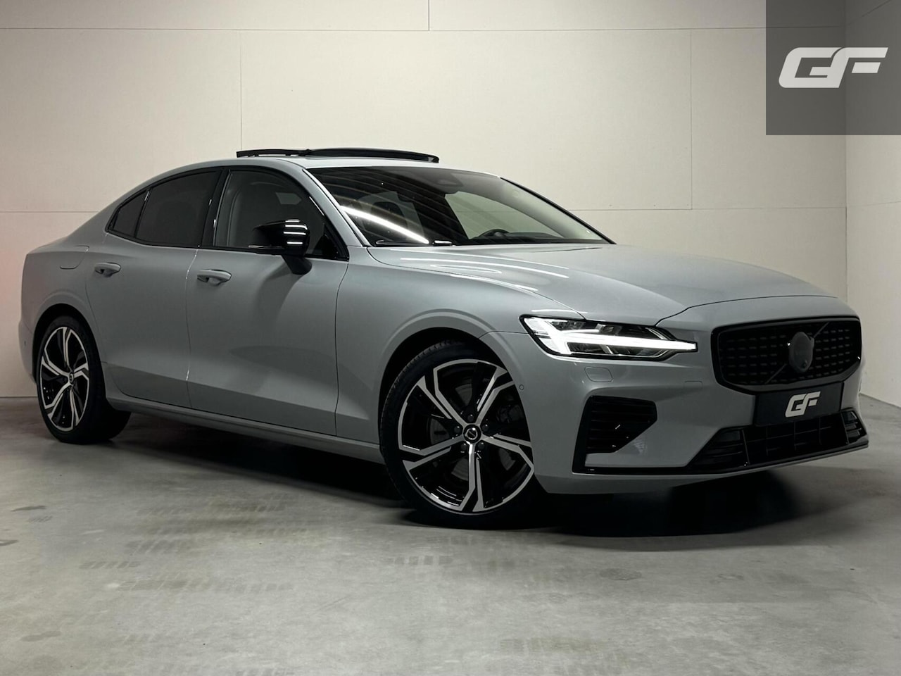 Volvo S60 - 2.0 Recharge T8 AWD Ultimate Dark Pano B&W Massage - AutoWereld.nl