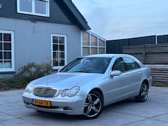 Mercedes-Benz C-klasse - 180 Elegance | Nieuwe APK | Automaat | Volledig onderhouden | El. Ramen | Trekhaak | Prach