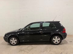 Volkswagen Golf - 2.3 V5 Highline Nieuwe APK Dealer Onderhoud