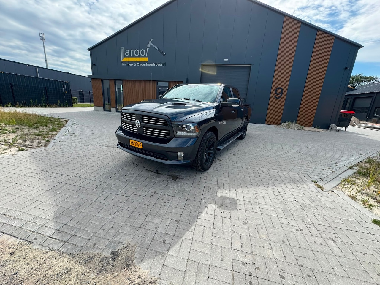 Dodge Ram 1500 - 5.7 V8 Quad Cab 6'4 5.7 V8 Quad Cab 6'4 - AutoWereld.nl