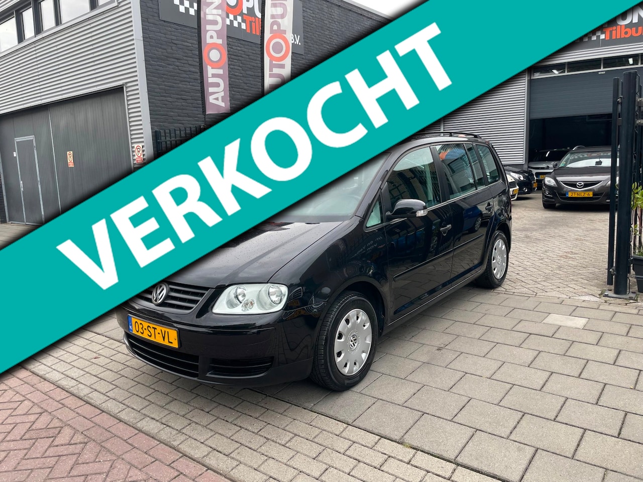 Volkswagen Touran - 1.6-16V FSI Business 2e Eigenaar! Trekhaak Airco NAP APK - AutoWereld.nl