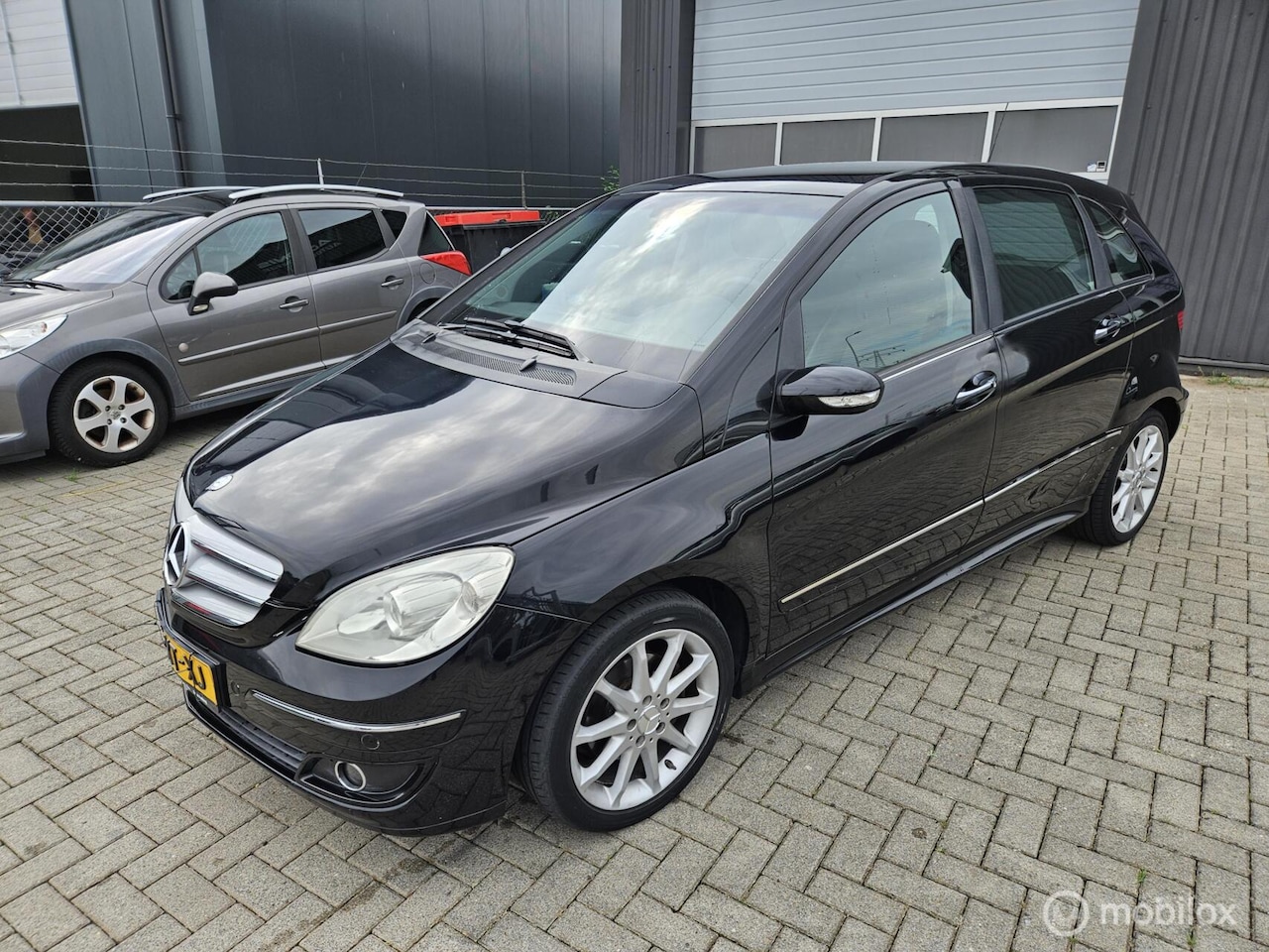 Mercedes-Benz B-klasse - 200 AUTOMAAT/AIRCO/CRUISE/TREKHAAK/APK 09/2027 VASTEPRIJS - AutoWereld.nl
