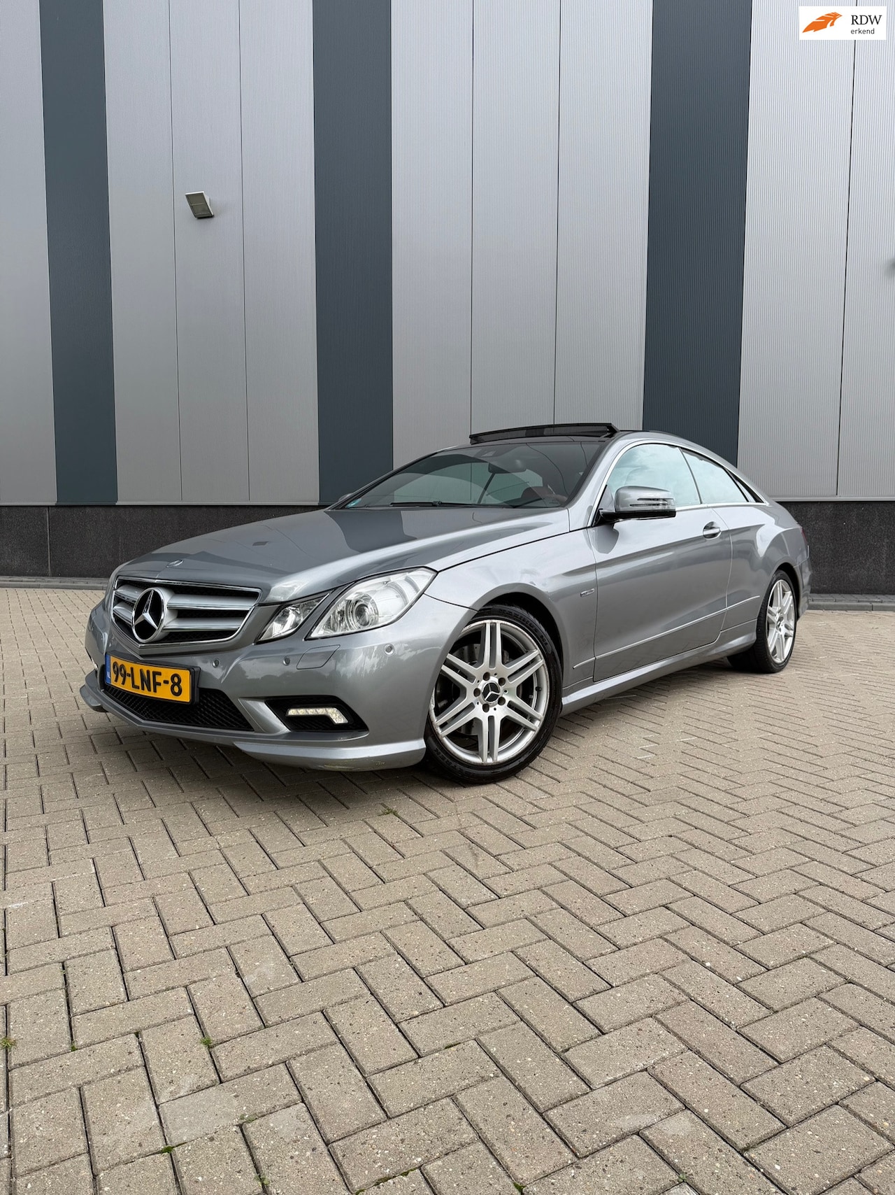 Mercedes-Benz E-klasse Coupé - 200 CGI Avantgarde | Panorama - AutoWereld.nl