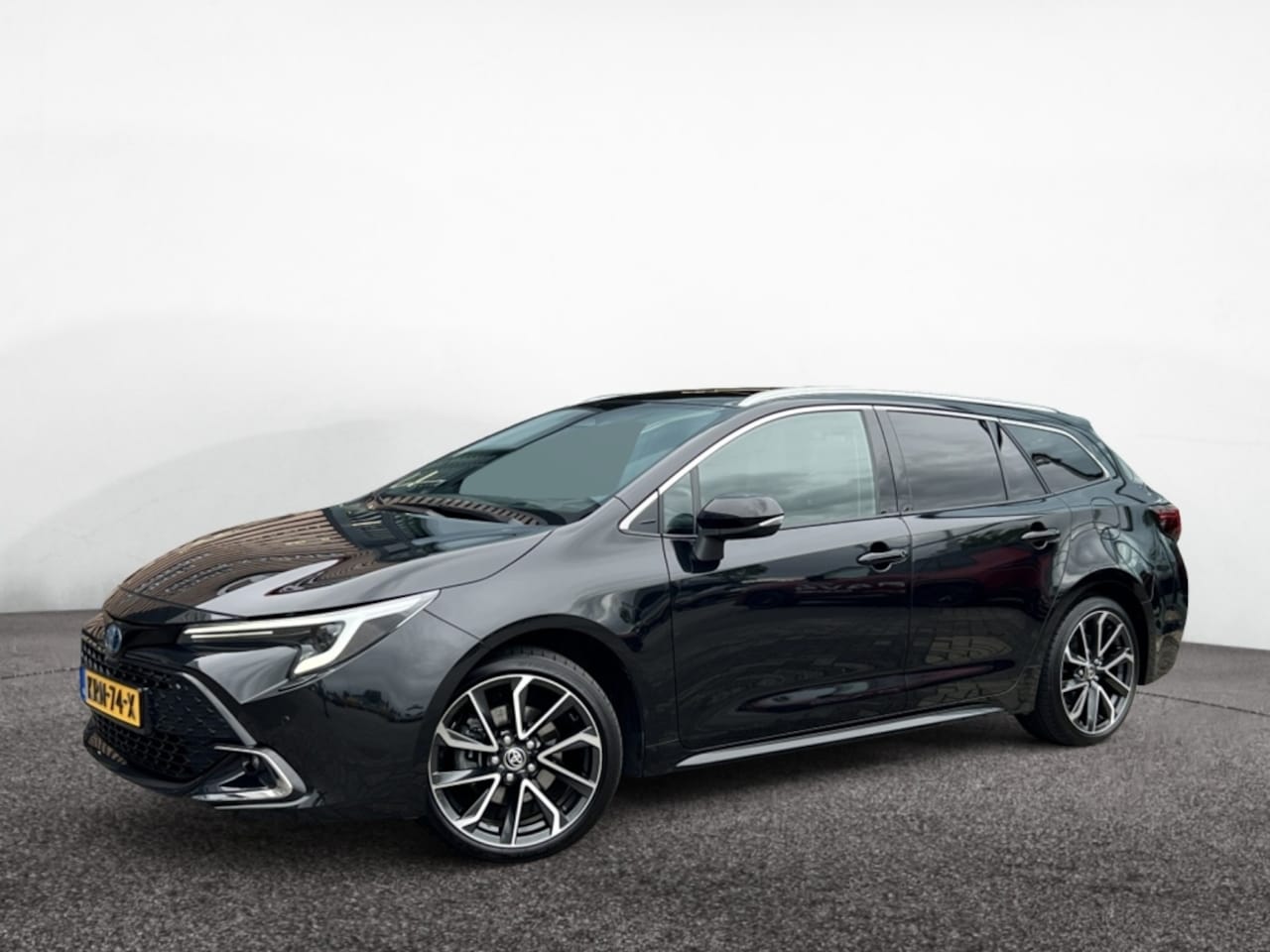 Toyota Corolla Touring Sports - Hybrid 180 Executive| Schuif kanteldak| JBL Audio| Elektrische achterklep - AutoWereld.nl