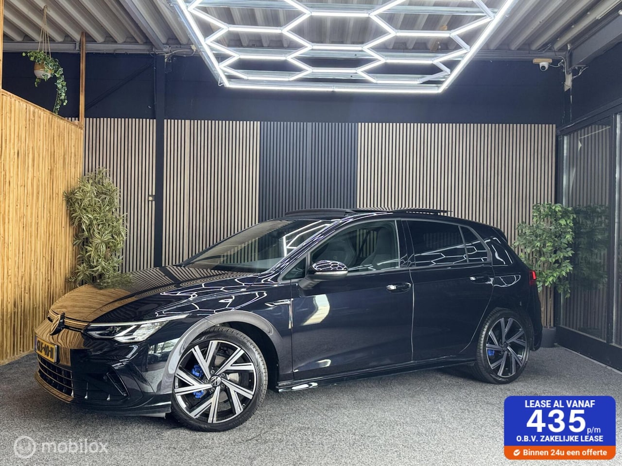 Volkswagen Golf - 1.5 eTSI R-Line|Pano|Led|Cam|Acc|Pdc|Navi - AutoWereld.nl