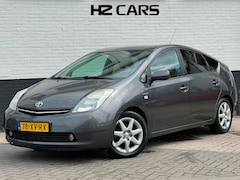 Toyota Prius - 1.5 VVT-i Tech Edition|Trekhaak|Camera|Clima|Cruise