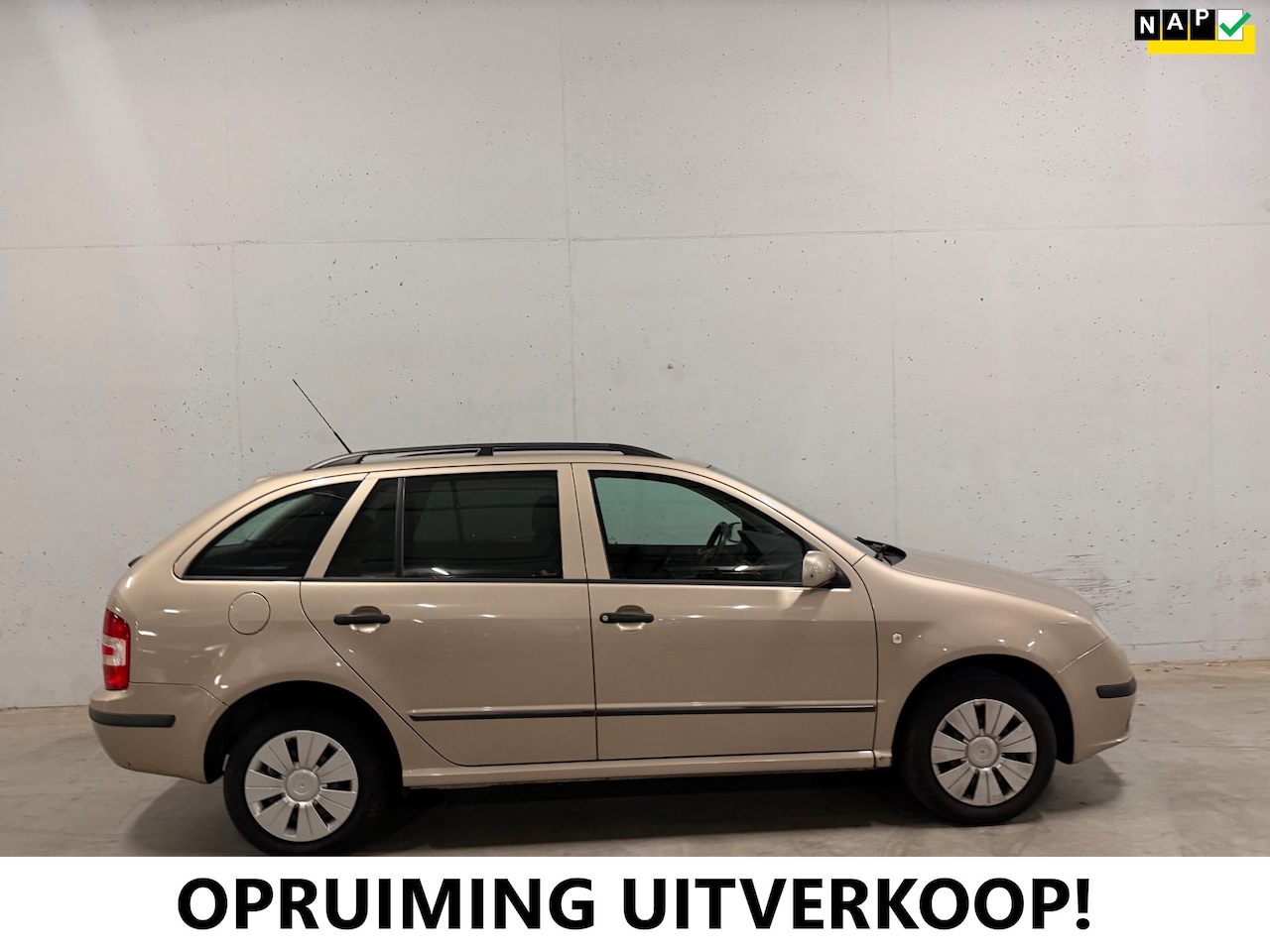 Skoda Fabia Combi - 1.4-16V Ambiente Nieuwe APK Cruise Control NAP Navi - AutoWereld.nl