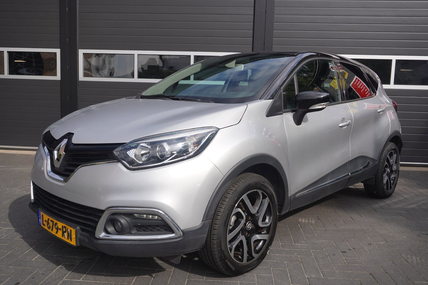 Renault Captur - 1.2 TCe Navi/Cruise/Climate Control/Trekhaak/Camera - AutoWereld.nl