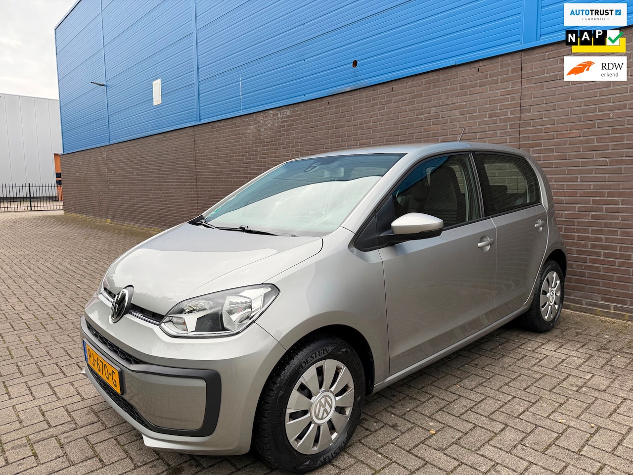 Volkswagen Up! - 1.0 BMT move up! | Airco | LED | Bluetooth | DAB+ | El. Verwarmde spiegels | Centrale Verg - AutoWereld.nl