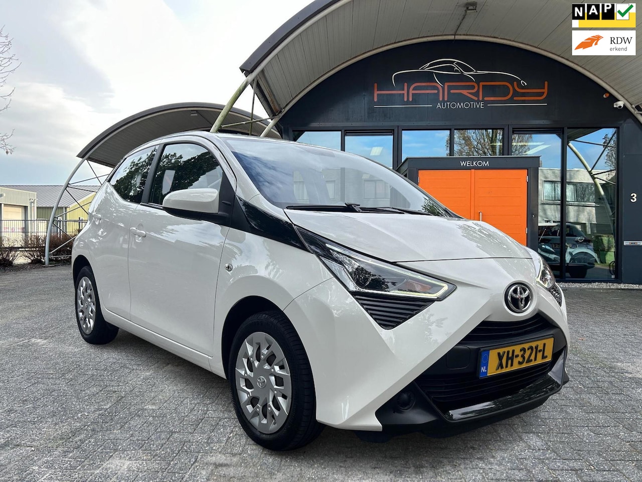 Toyota Aygo - 1.0 VVT-i X-PLAY CAMERA Rijklaarprijs! - AutoWereld.nl