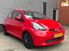 Toyota Aygo - 1.0-12V +, apk, geen airco, 5 deuren, nl auto, nap, inruil mogelijk