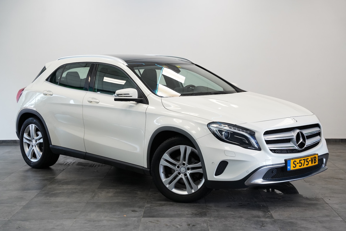 Mercedes-Benz GLA-Klasse - 200 Ambition Panoramadak Navigatie Bi-Xenon - AutoWereld.nl