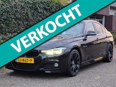 BMW 3-serie - 320i M Sport Ed Apple CarPlay Trekhaak Camera Line Assist Shadow Executive