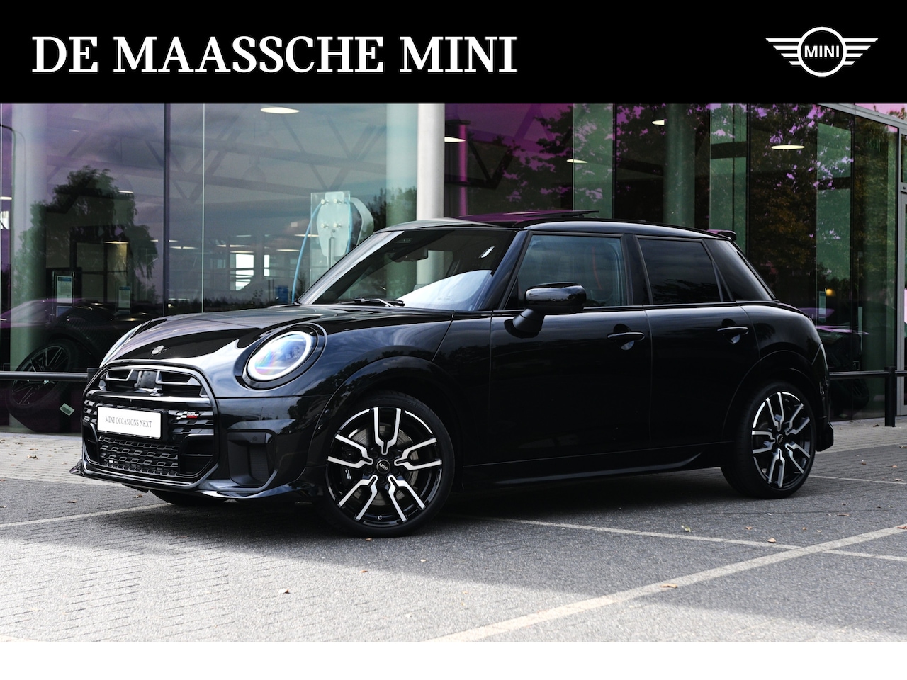 MINI 5-Deurs - Hatchback Cooper S / JCW / Pakket XL / 18" John Cooper Works Lap Spoke two-tone met sportb - AutoWereld.nl