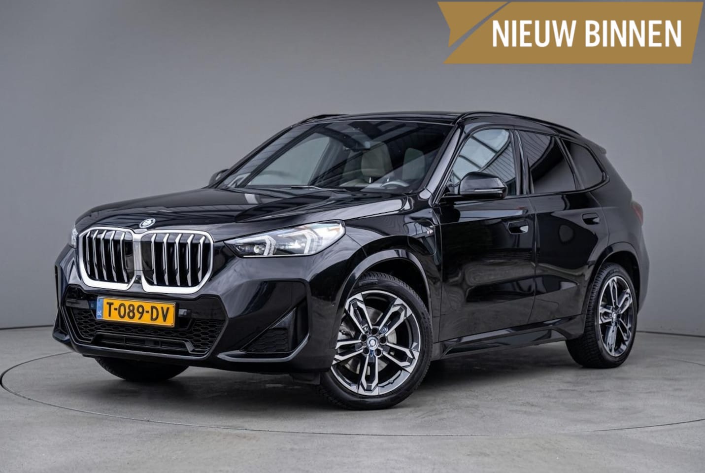 BMW X1 - xDrive30e M-Sport Org.NL|Pano-dak|H&K|Trekhaak|HuD|360°|1e-eig.|Dealeronderhouden - AutoWereld.nl