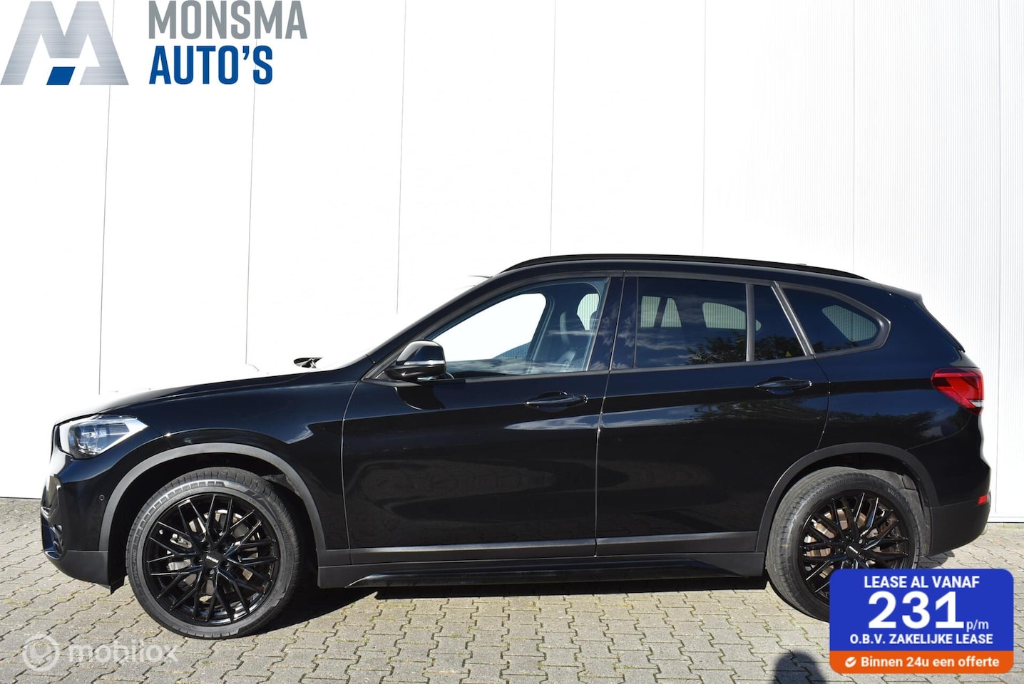 BMW X1 - sDrive20i Schwarz ll Leder Sportstoel H/K HUD LED DAB Camera 19" LMV - AutoWereld.nl