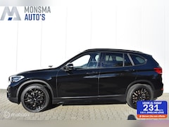 BMW X1 - sDrive20i Schwarz ll Leder Sportstoel H/K HUD LED DAB Camera 19" LMV
