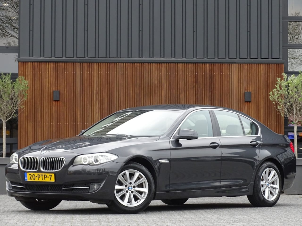 BMW 5-serie - 528i 259PK automaat / High Executive / *NAP* - AutoWereld.nl