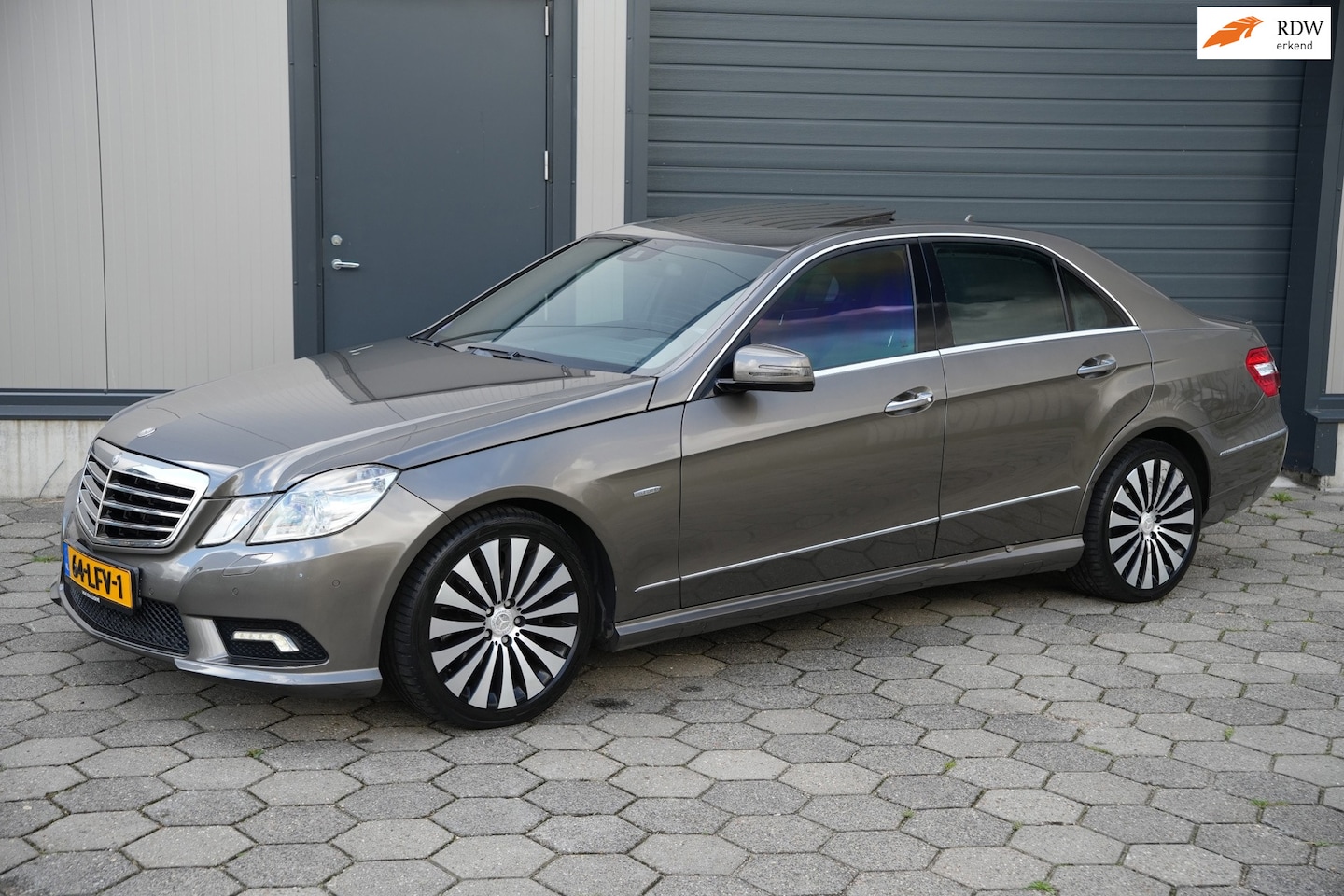 Mercedes-Benz E-klasse - 350 CGI Avantgarde Vol Opties! Keyless, Luchtvering, Memory etc. - AutoWereld.nl