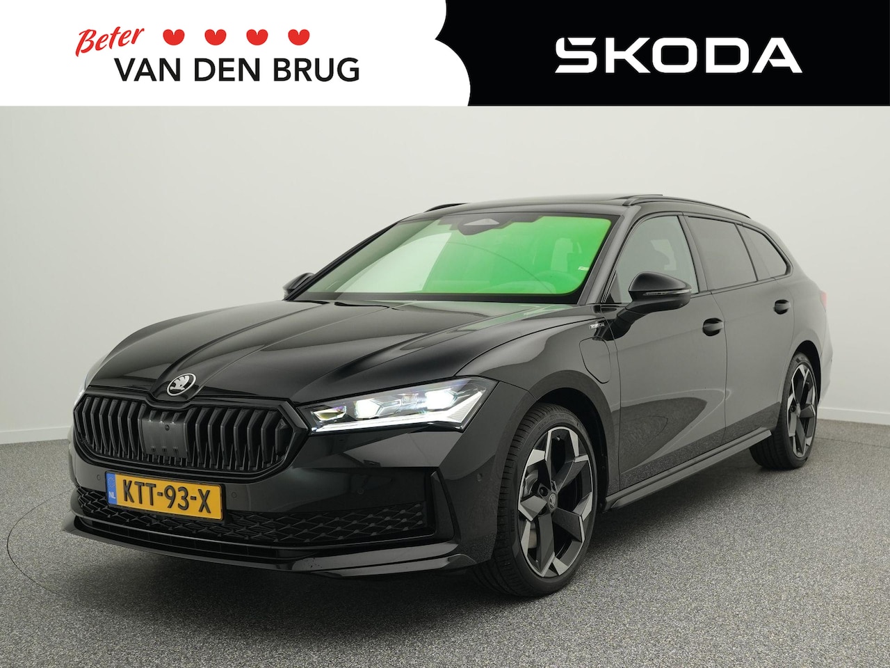 Skoda Superb Combi - 1.5 TSI 204pk PHEV Sportline Business | Panoramadak | Trekhaak | Head-up display | Dynamic - AutoWereld.nl