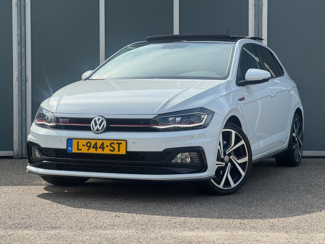 Volkswagen Polo - 2.0 TSI 200pk DSG GTI | ACC | Carplay | Climate | Pano | Navi | LED - AutoWereld.nl