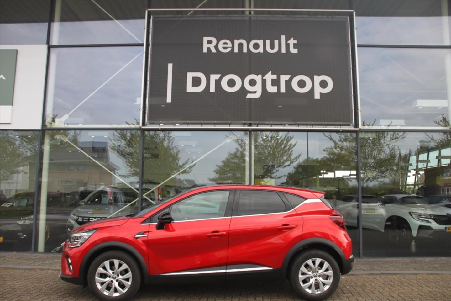 Renault Captur - 100PK-INTENS-39DKM-CARPLAY-CLIMA-CRUISE-LMV-PDC- - AutoWereld.nl