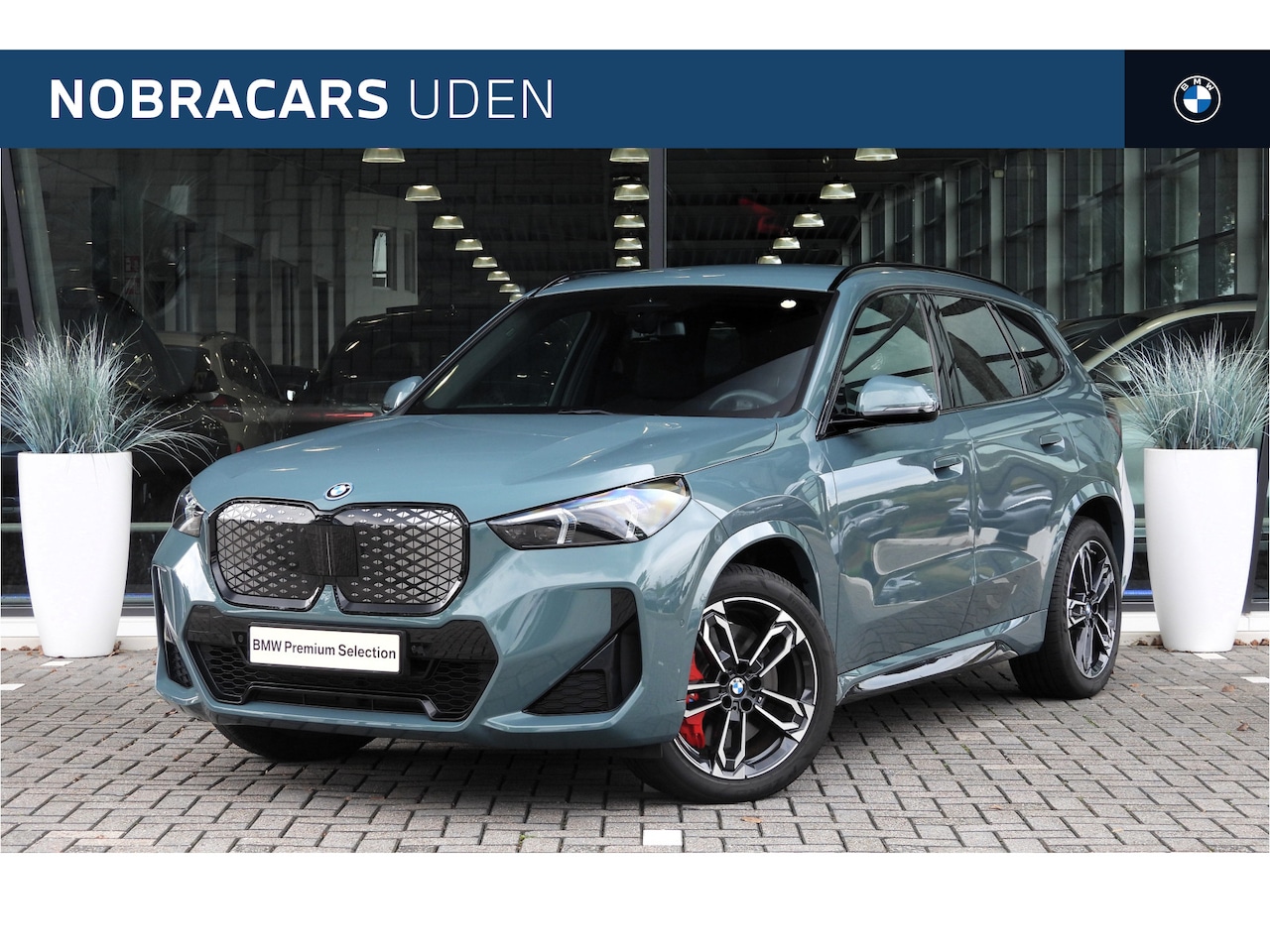 BMW iX1 - eDrive20 M Sport / Sportstoelen / Comfort Access / Achteruitrijcamera / Adaptieve LED / Ge - AutoWereld.nl