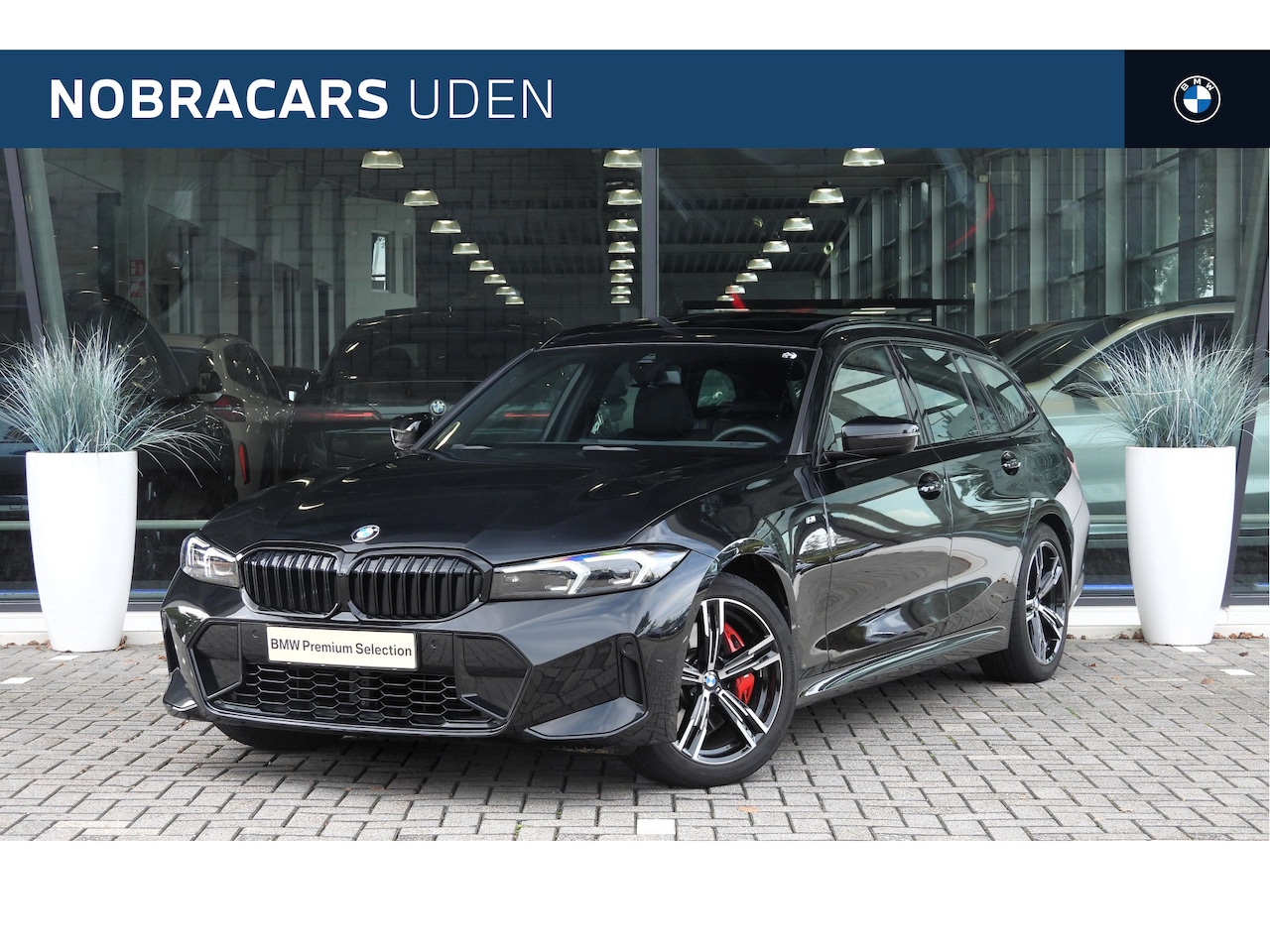 BMW 3-serie Touring - 330i xDrive M Sport Automaat / Trekhaak / Panoramadak / Sportstoelen / Comfort Access / Ac - AutoWereld.nl