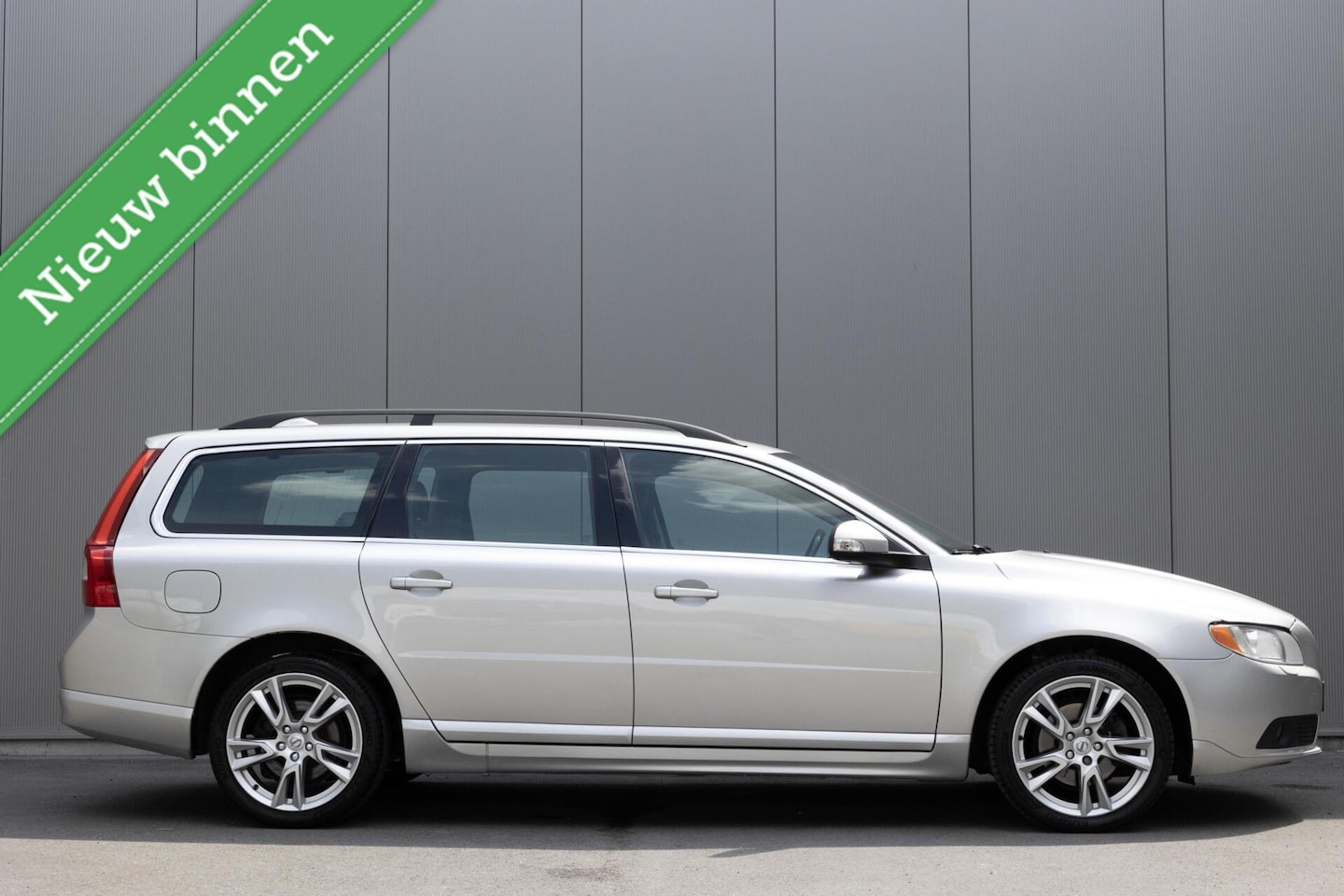 Volvo V70 - 2.0 Summum Automatishe versnelingsbak gereviseerd|Xenon|Clima|Stoelverwarming - AutoWereld.nl