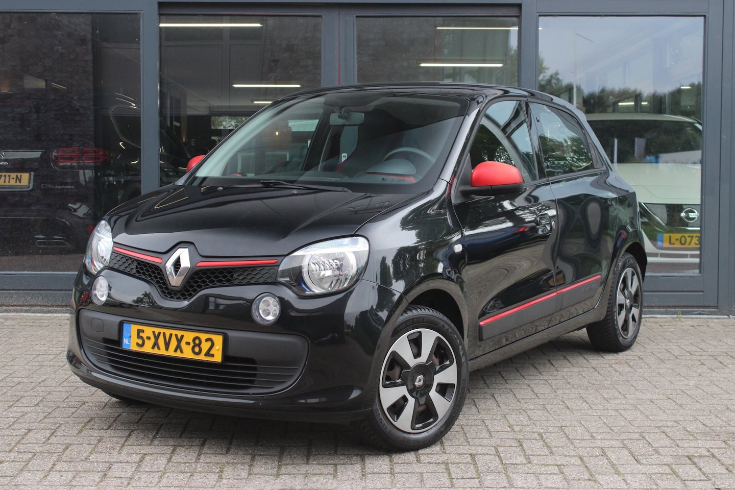 Renault Twingo - 1.0 SCe Expression | Airco | All-Season | Parkeersensoren | Limiter | - AutoWereld.nl