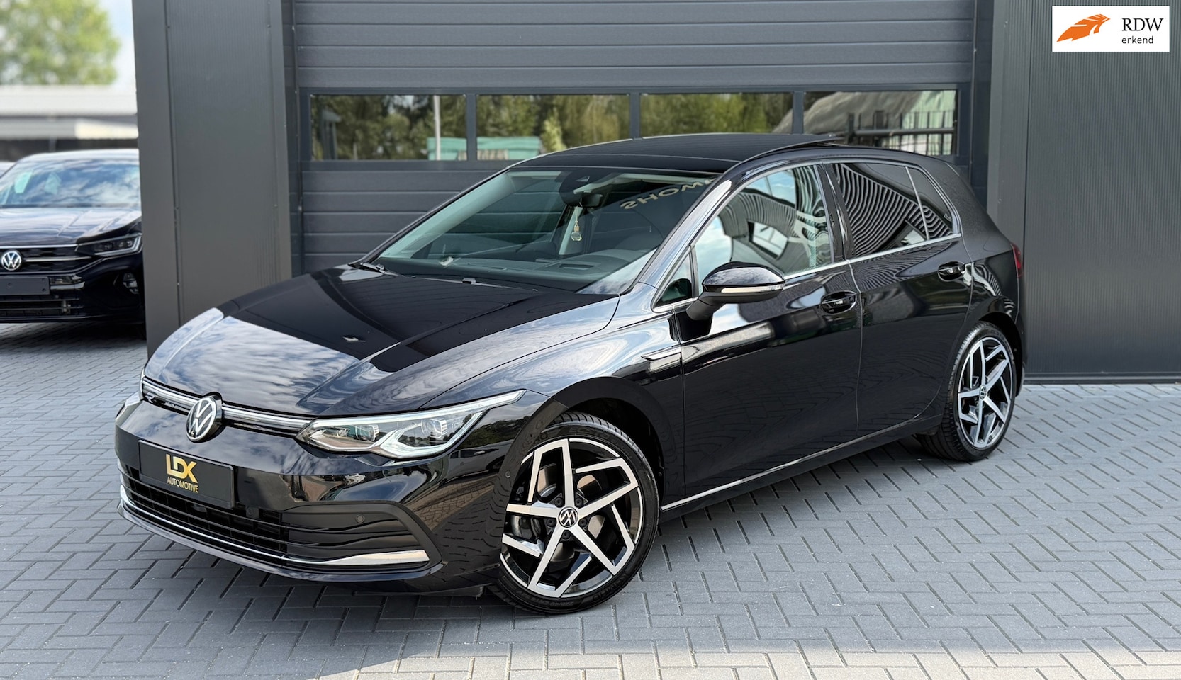 Volkswagen Golf - 1.5 TSI Style|Hud|Camera|IQ.Light|Pano - AutoWereld.nl