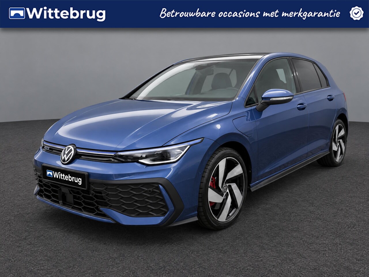 Volkswagen Golf - 1.5 eHybrid 272pk GTE DSG Automaat Panoramadak / 18"LM velgen / Trekhaak / Navigatie/ App- - AutoWereld.nl
