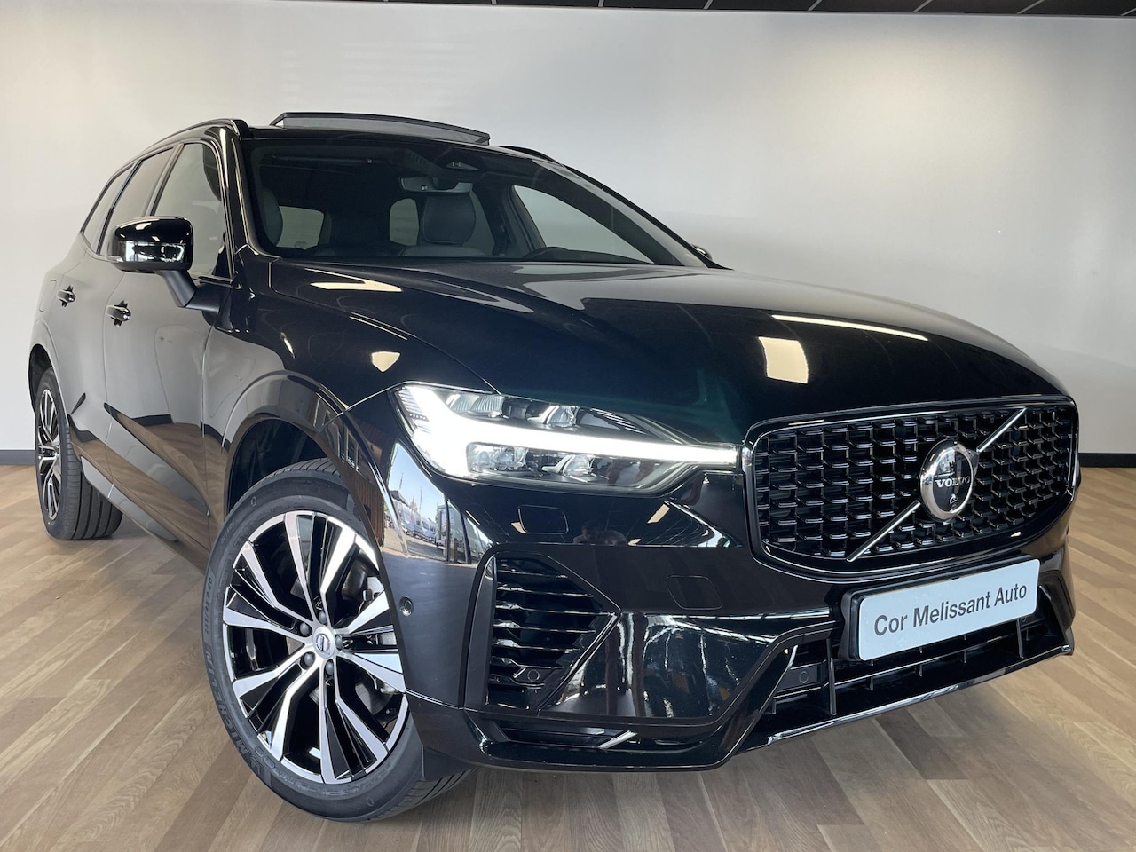 Volvo XC60 - 2.0 T6 Plug-in hybrid AWD Recharge Plus Dark H/K/360CAM/PANO/KEYLESS/ACC/MEMORY/STOELV/BTW - AutoWereld.nl