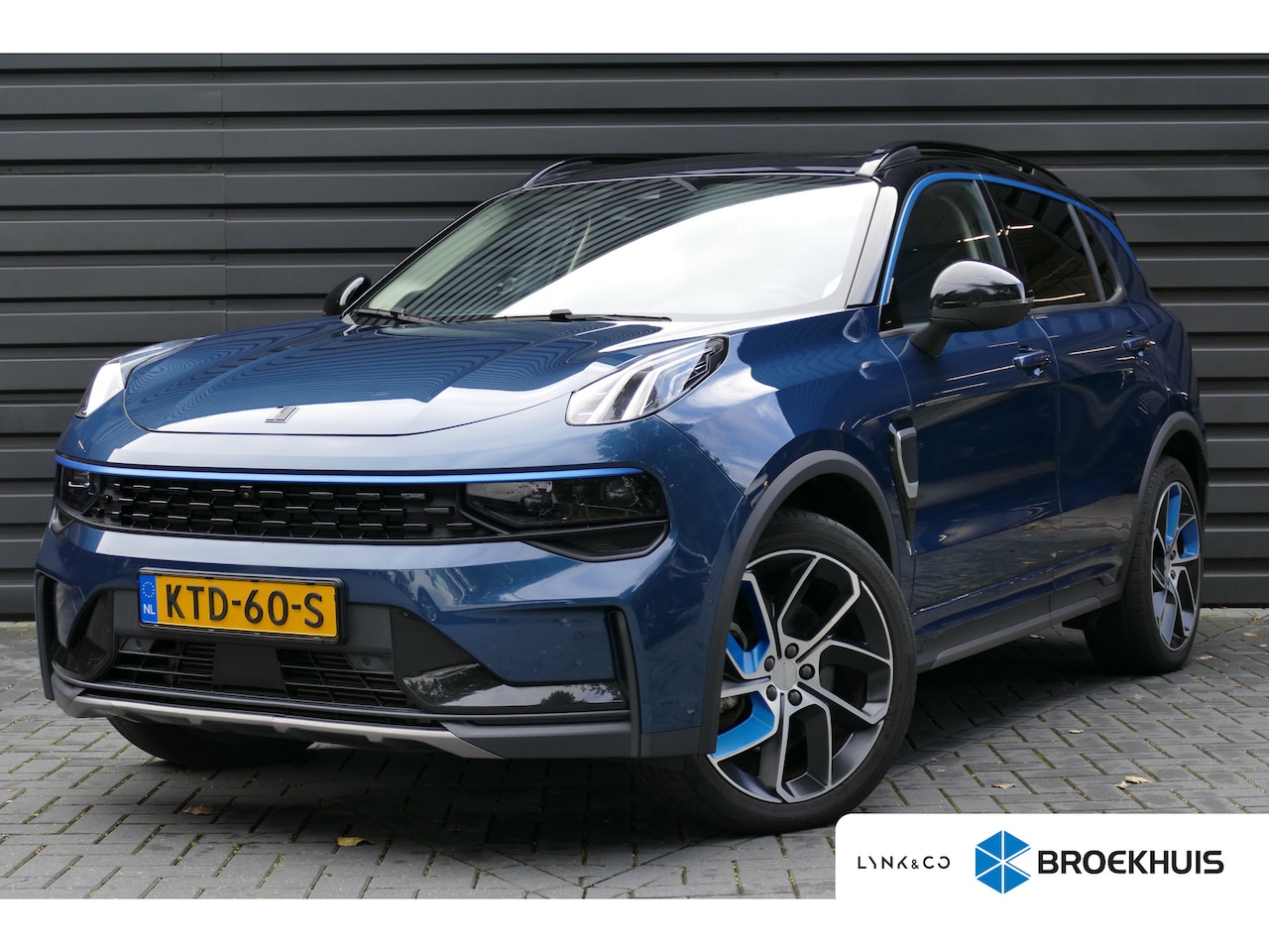 Lynk & Co 01 - 1.5 262PK PLUG-IN HYBRID AUTOMAAT / CAMERA V+A / PANO.DAK / KEYLESS / ELEKTR. ACHTERKLEP / - AutoWereld.nl