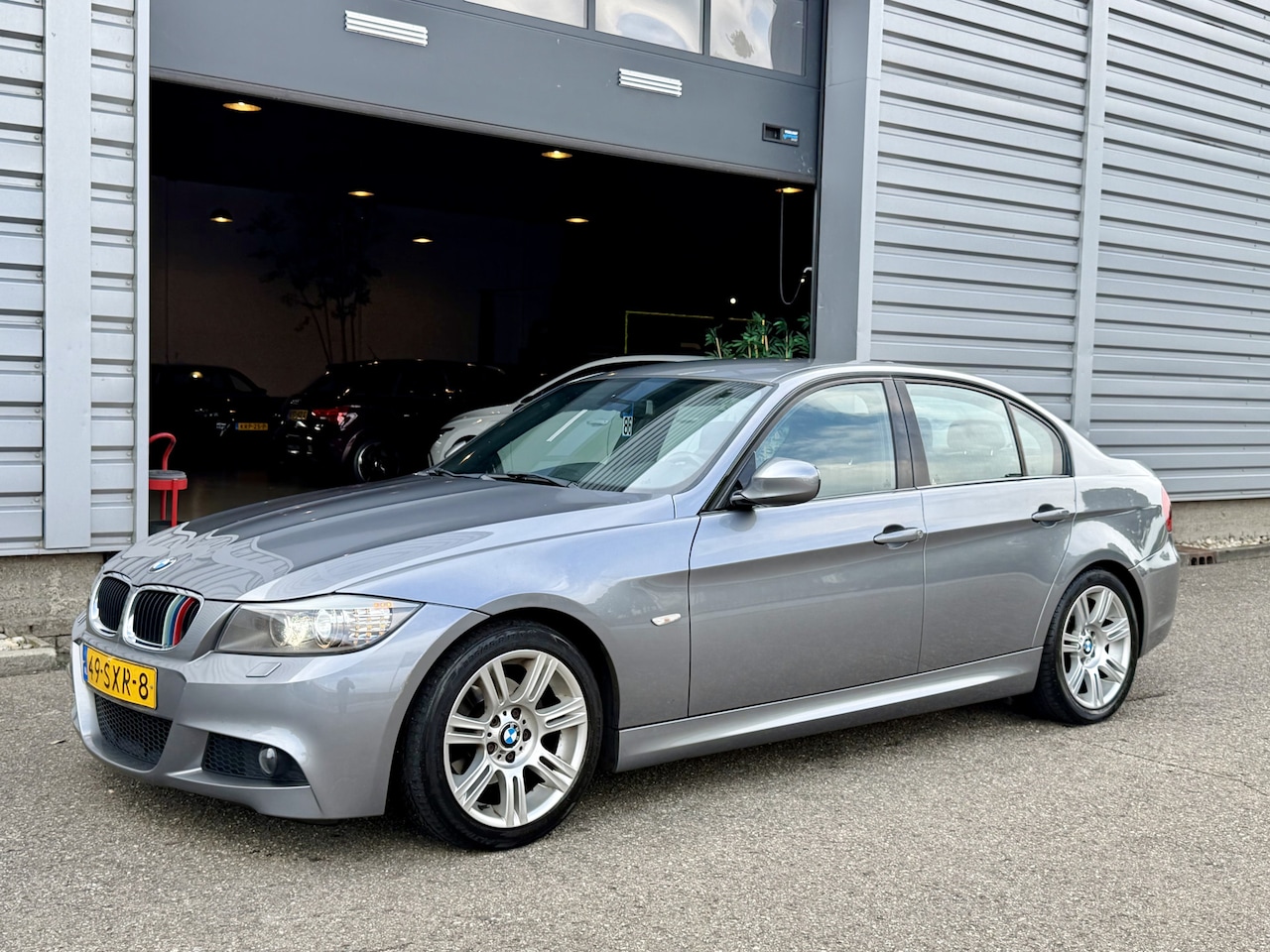 BMW 3-serie - 318i M Sport Edition Navi|Xenon|PDC|Cruis Grijs! - AutoWereld.nl