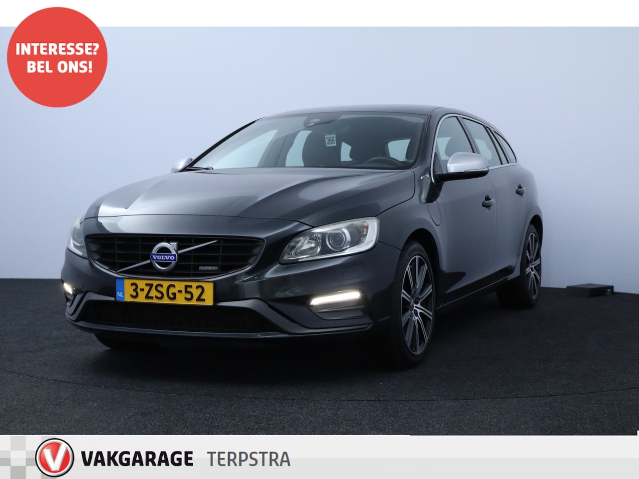 Volvo V60 - 2.4 D6 AWD Plug-In Hybrid R-Design/ Automaat/ 18'' LMV/ Bi-Xenon/ LEDER/ Stoelverw./ Harma - AutoWereld.nl