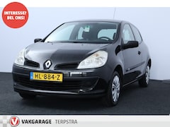 Renault Clio - 1.2-16V Authentique/ Trekhaak/ Airco/ C.V Afstand/ Isofix/ Radio-CD/ Getint glas/ Metallic