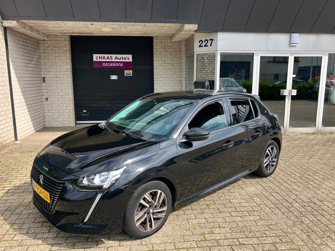 Peugeot 208 - 1.5 BlueHDi Blue Lease Allure / CLIMA / CAMERA / VIRTUAL COCKPIT / ALU VELGEN - AutoWereld.nl