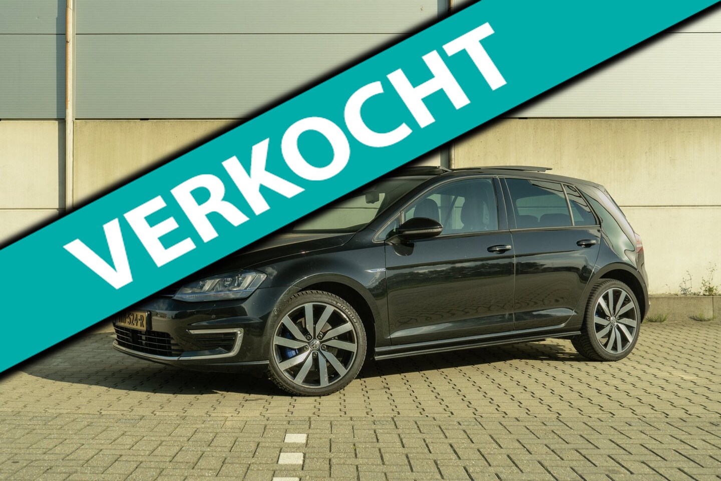 Volkswagen Golf - 1.4 TSI GTE - acc - Pano - leder - keyless entry - camera - stoelverwarming - AutoWereld.nl