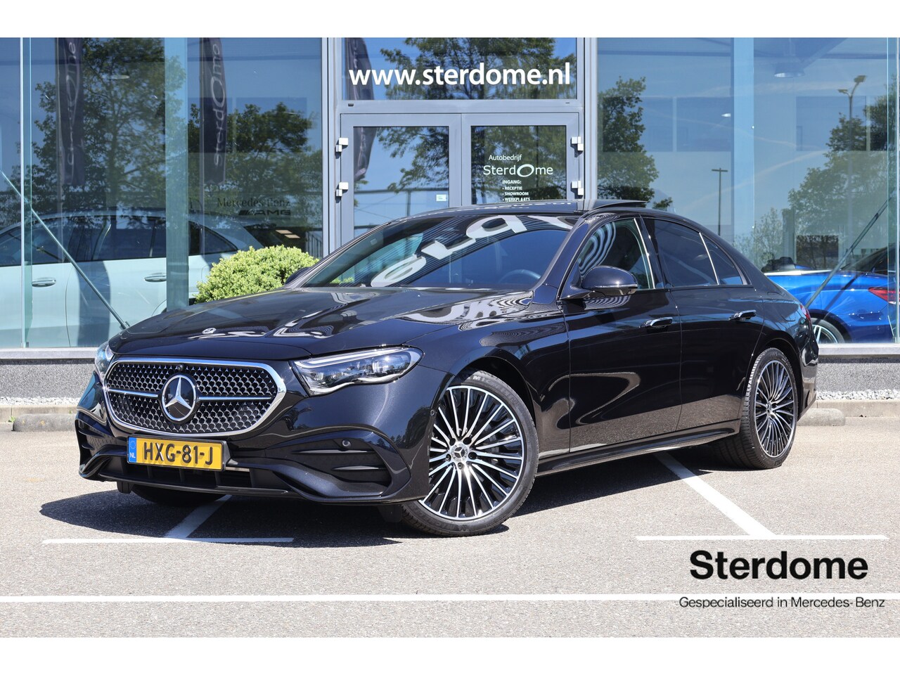 Mercedes-Benz E-klasse - 300 e AMG Line l Panoramadak l 360 Camera l Head-up l DISTRONIC l Night pakket lBurmester - AutoWereld.nl