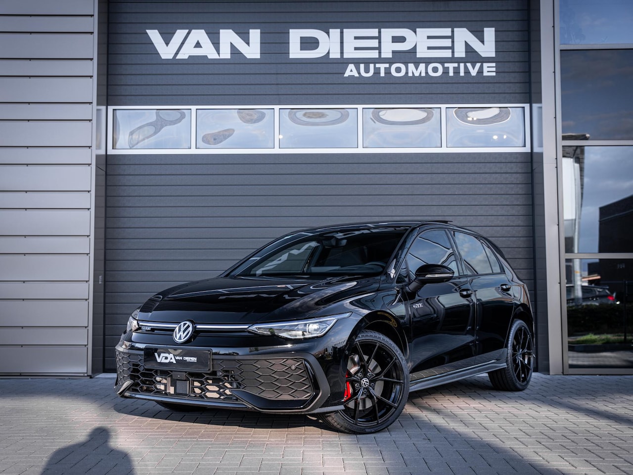 Volkswagen Golf - 8.5 1.5 eHybrid GTE - Nieuw! l Pano l HUD l 360cam l Trekhaak - AutoWereld.nl