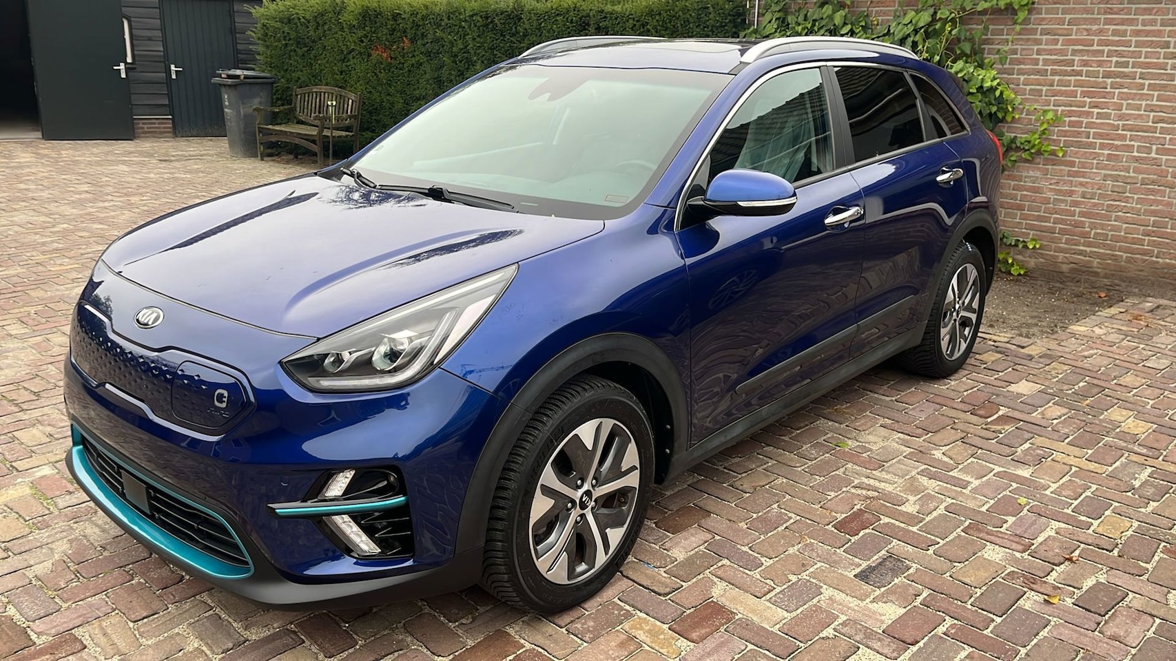 Kia e-Niro - ExecutiveLine 64 kWh LEDER l SCHUIFDAK l SoH 100% - AutoWereld.nl