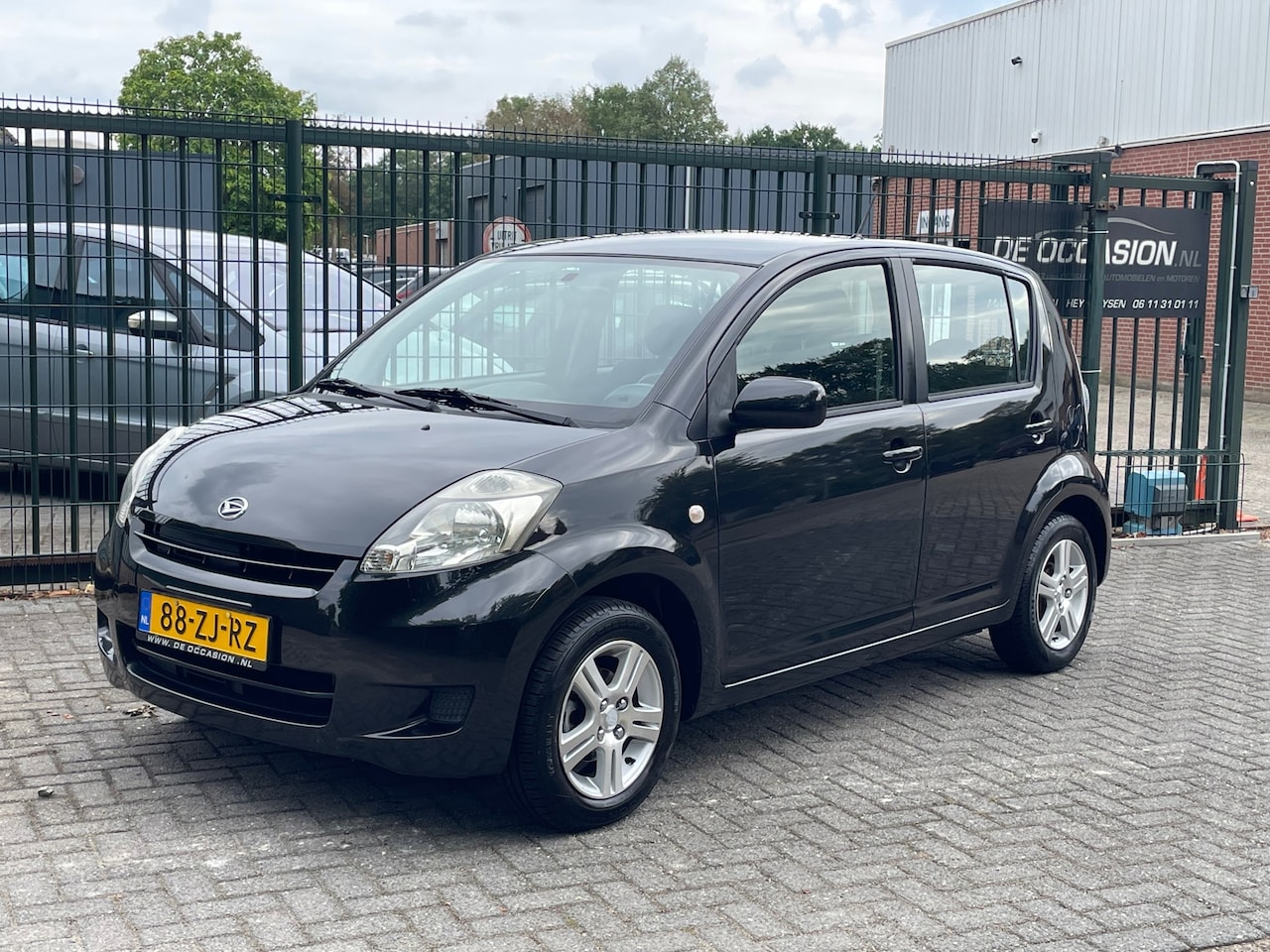 Daihatsu Sirion 2 - 1.0-12V Premium 5 deurs, apk 9-2027 - AutoWereld.nl