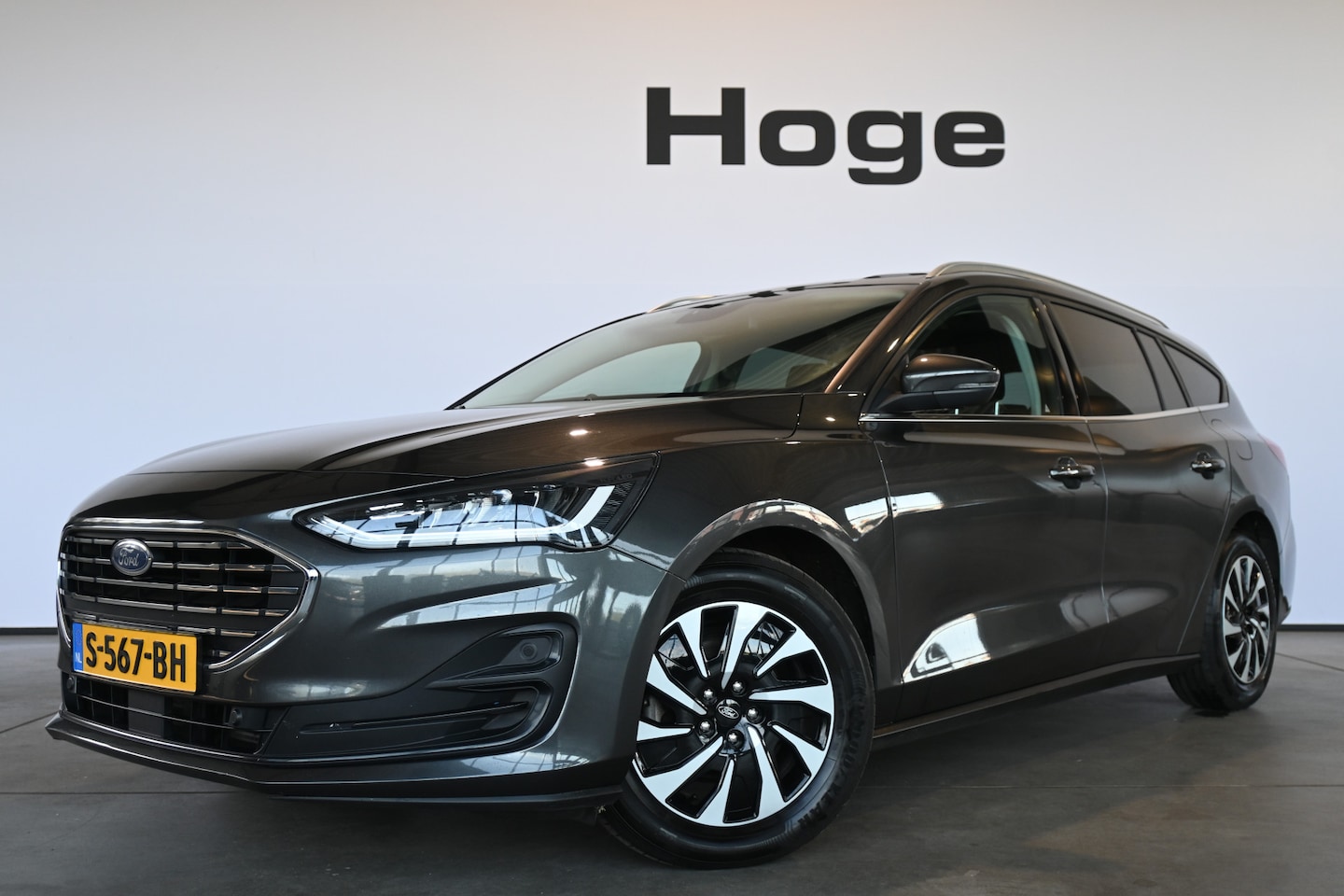 Ford Focus Wagon - 1.0 EcoBoost Hybrid Titanium X Nap! Cruise Clima Full LED Trekhaak CarPlay Navigatie Inrui - AutoWereld.nl