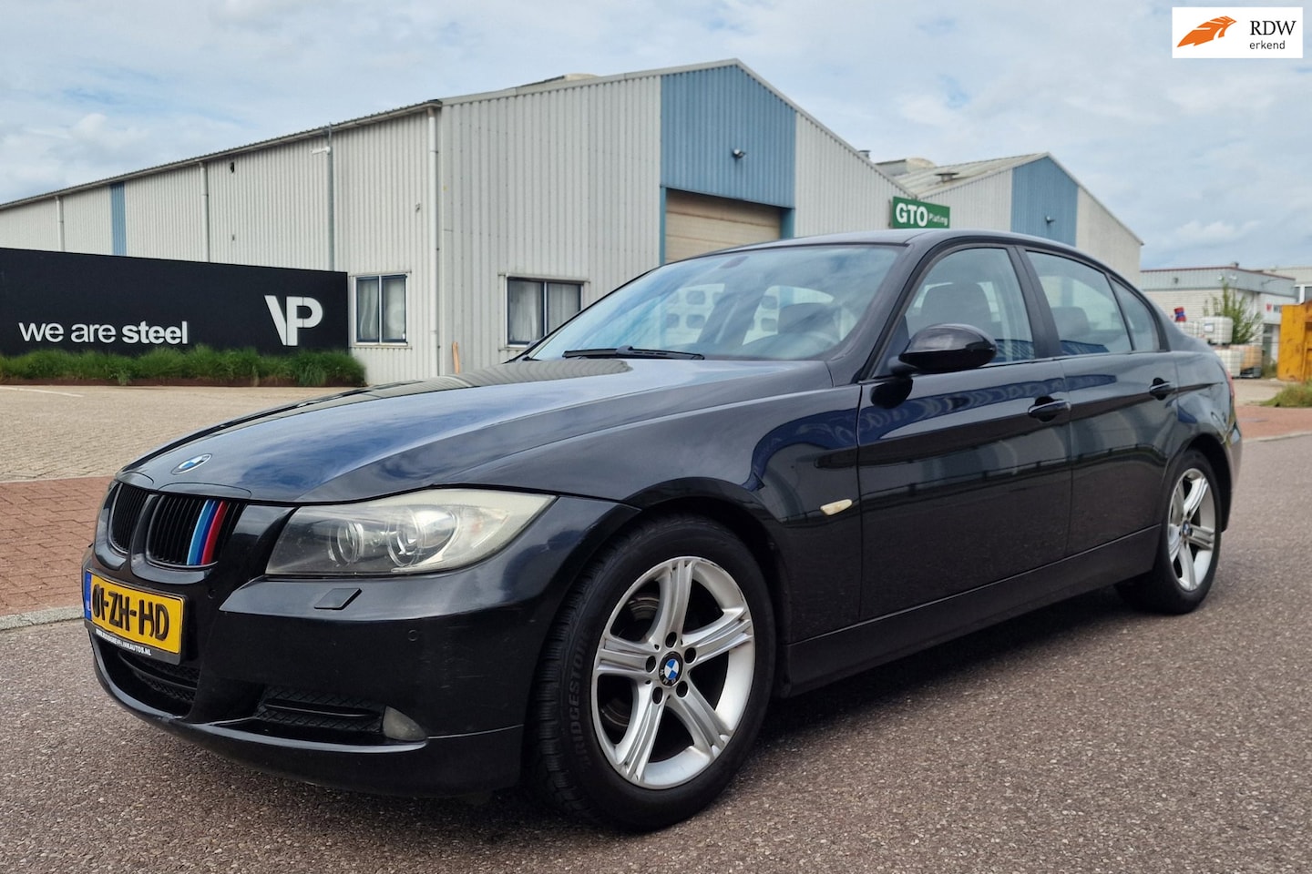 BMW 3-serie - 318i Business Line PSENSOR NAVI CRUISE 2 X SLEUTELS - AutoWereld.nl