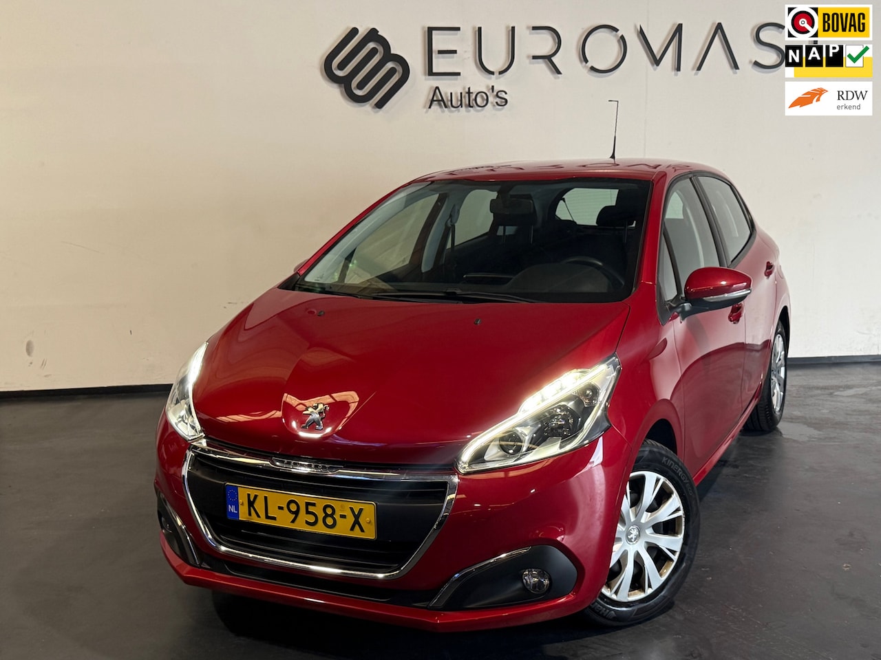 Peugeot 208 - 1.2 PureTech Blue Lion Navi Cruise Airco 5d Nieuwe Apk - AutoWereld.nl