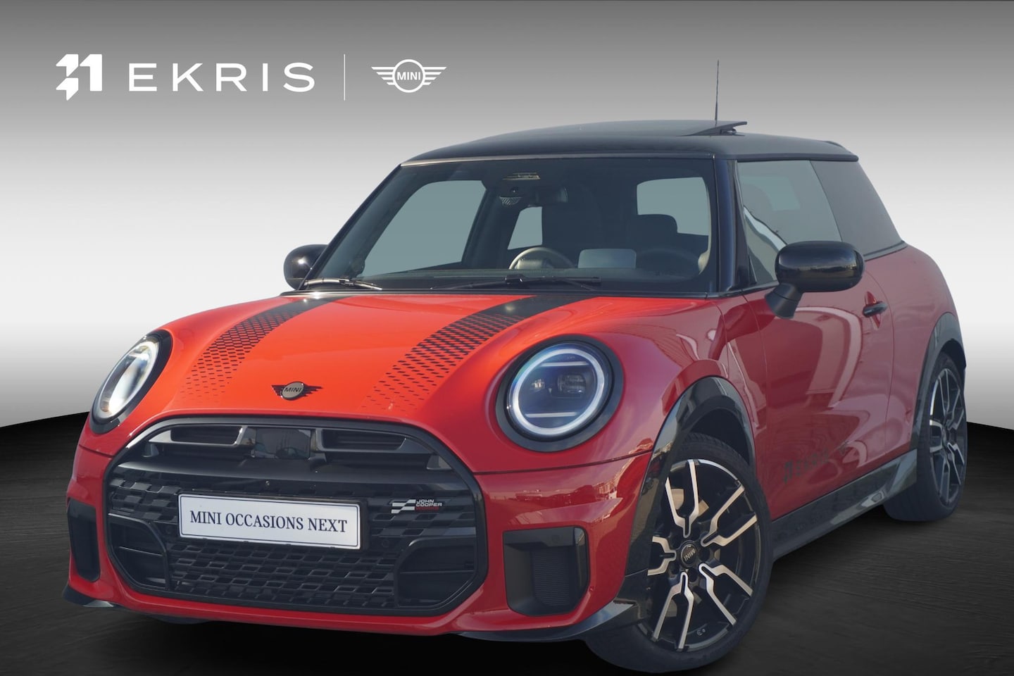 MINI 5-Deurs - Cooper S John Cooper Works | Pakket XL | Harman Kardon | Memorystoelen | Driving Assistant - AutoWereld.nl